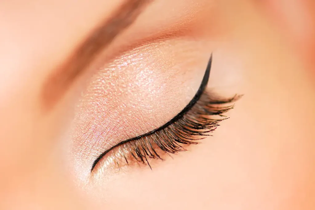 姵瑄越式洗髮-新竹越式洗髮-新竹美甲-新竹熱蠟除毛_services_眼線紋_01